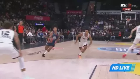 Poster siaran Anadolu Efes Istanbul VS Besiktas