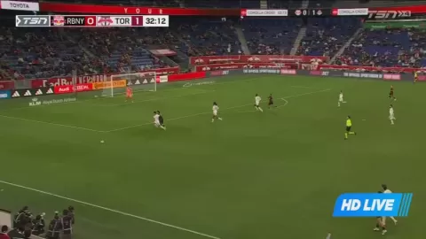 Poster siaran New York Red Bulls vs Toronto FC